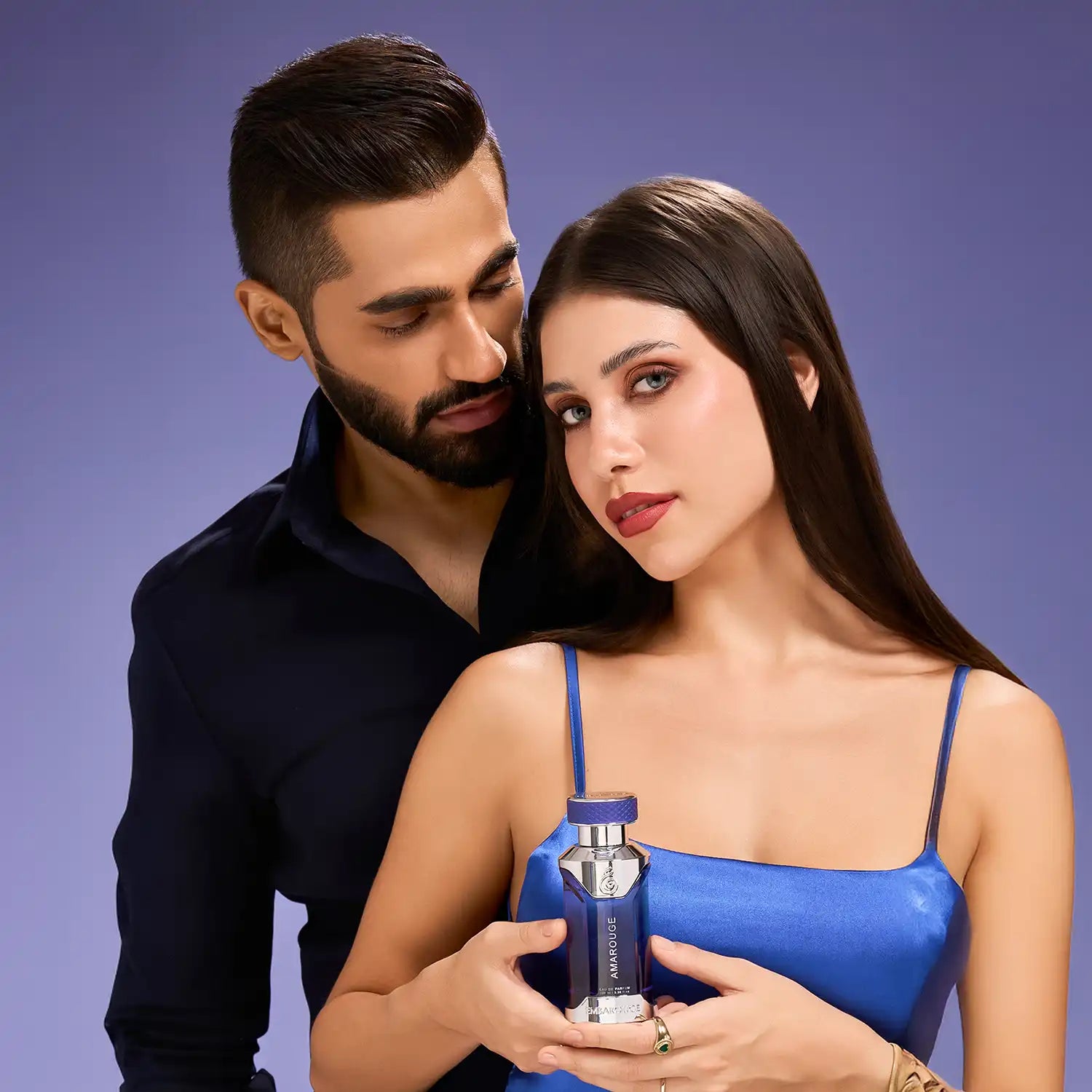 Women holding Embarouge Amarouge Luxury perfume for him Eau De Parfum 100ml lifestyle image